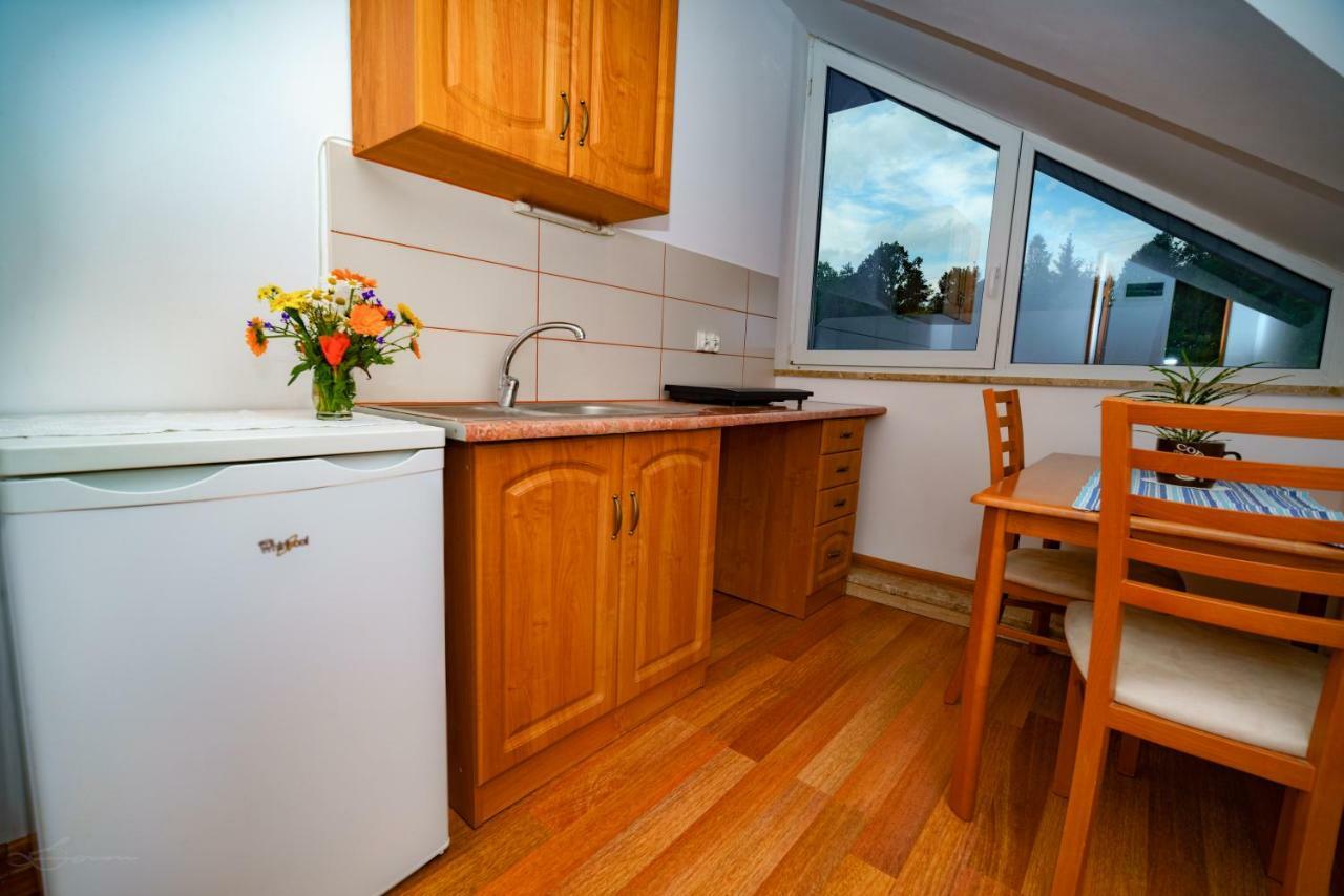 Isaan Ostrzyce Guest House Экстерьер фото