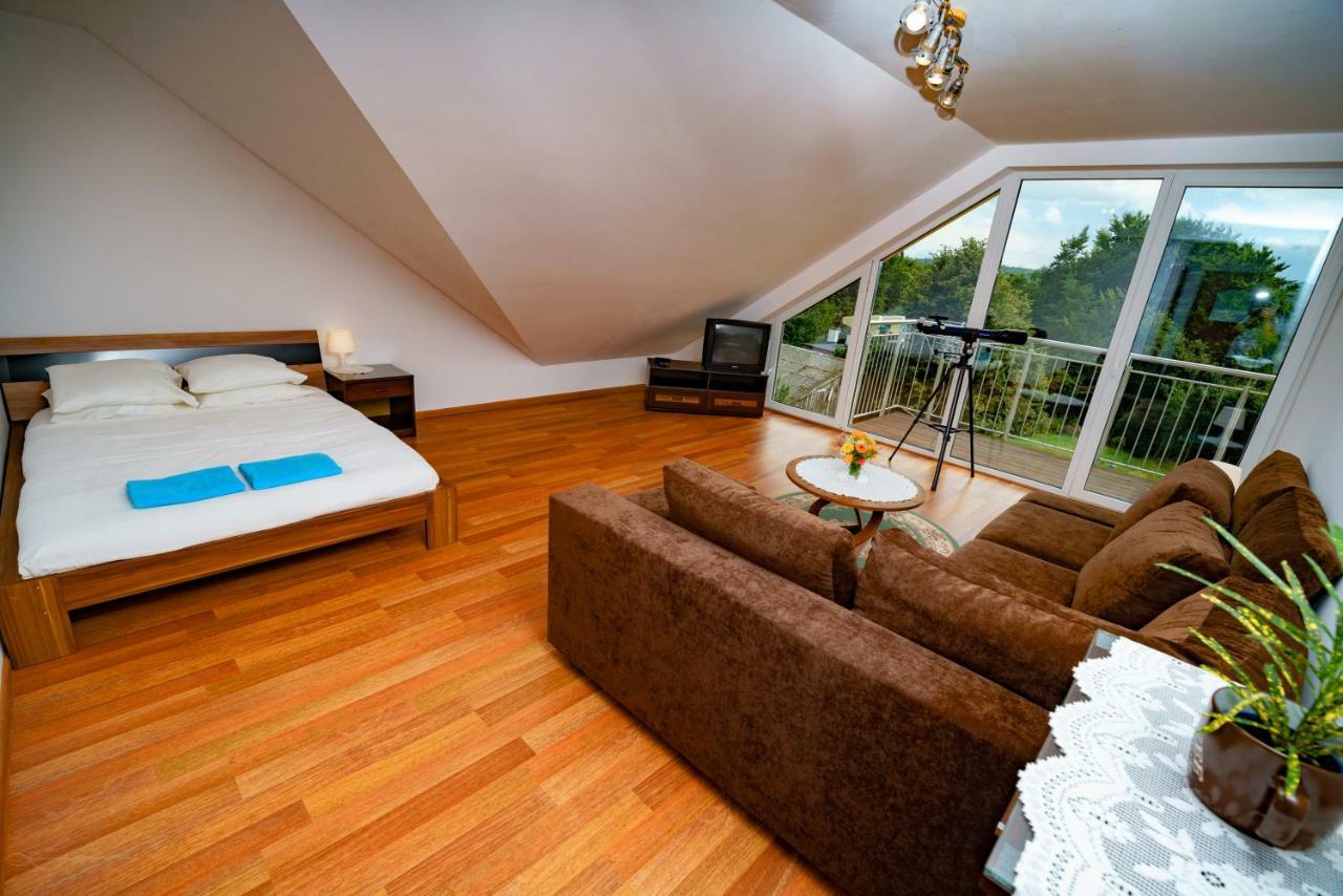 Isaan Ostrzyce Guest House Экстерьер фото